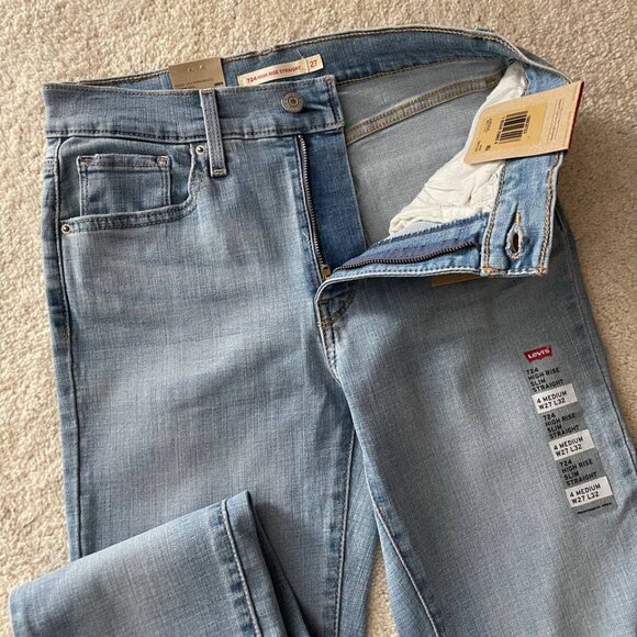 NWT Levi's 724 High Rise Slim Straight Distressed Jeans 27/32 Light Wash - Picture 4 of 13